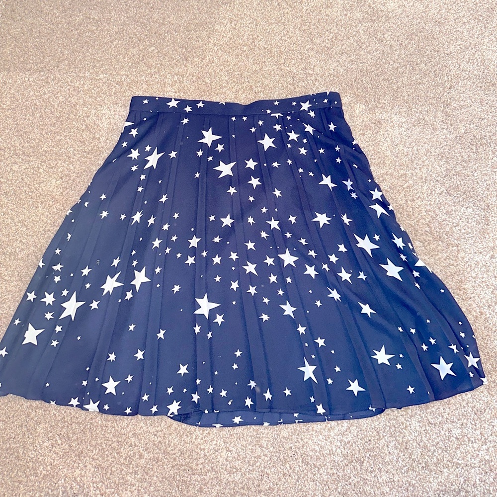 J. Crew Women’s navy skirt with white stars size 10 zips in the back with clasp